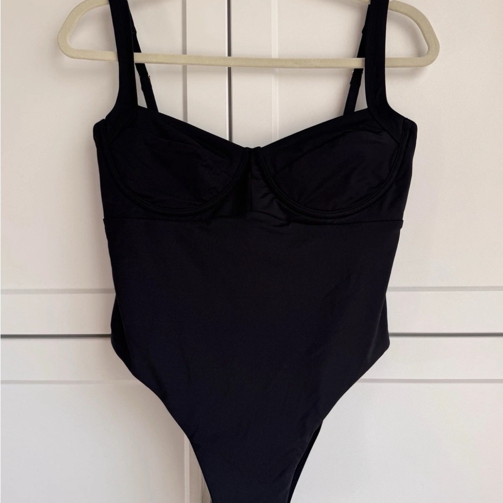 Monday Swimwear Black Clovelly One-Piece - Size V - Picture 5 of 13
